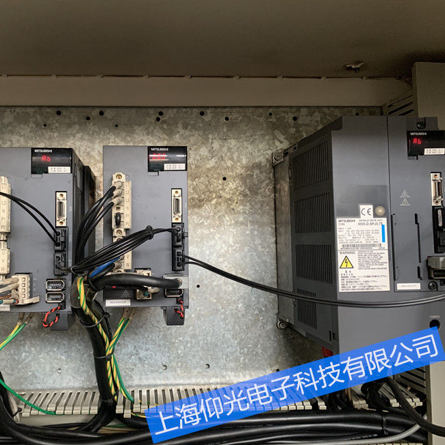 三菱伺服驅(qū)動器報(bào)警代碼顯示E3/E4/E7/E8/E9故障閃爍維修辦法