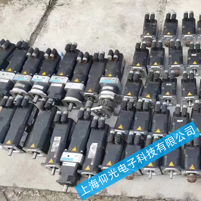 化工設(shè)備貝加萊伺服電機8LSA35.R0045D000-0報警39005維修