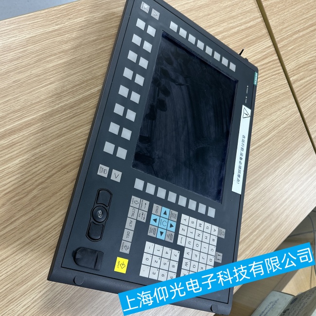 �Ϸ����T�Ӕ�(sh��)��ϵ�y(t��ng)SINUMERIK 840ϵ���_�C�^�����ߵ�һ��Ͳ��ӹ��ϾS���f��