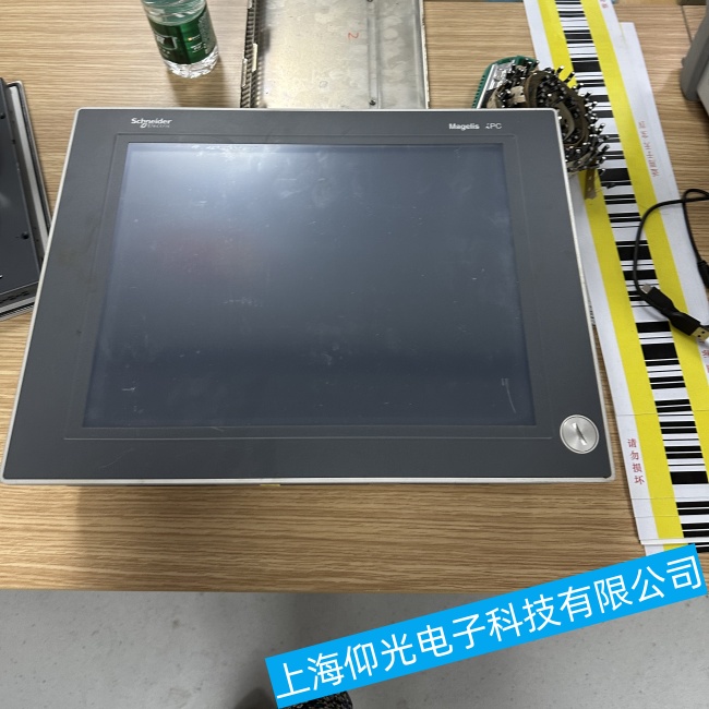 新疆施耐德工控機XBTN400出現(xiàn)屏幕完全沒有顯示故障維修哪家好些
